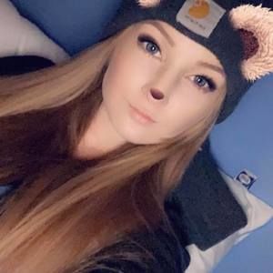 Meet your Posher, Caleigh